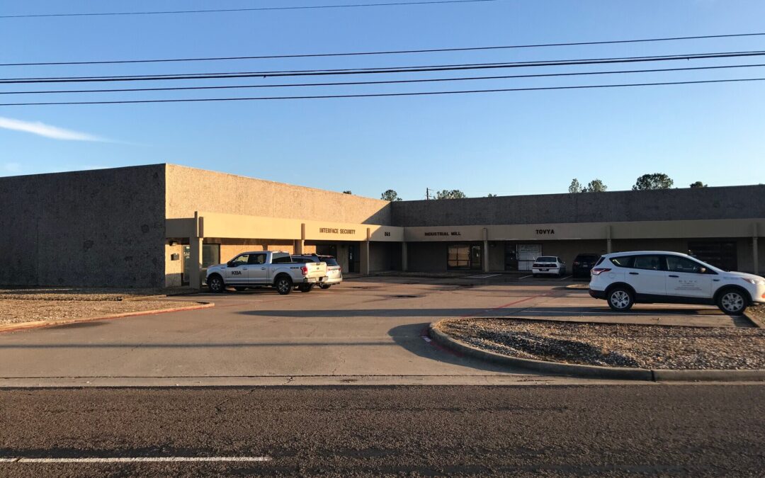 Brian Burks, SIOR, CCIM represented the Landlord during the facilitation of this 2,400 SF Office/Warehouse Space.