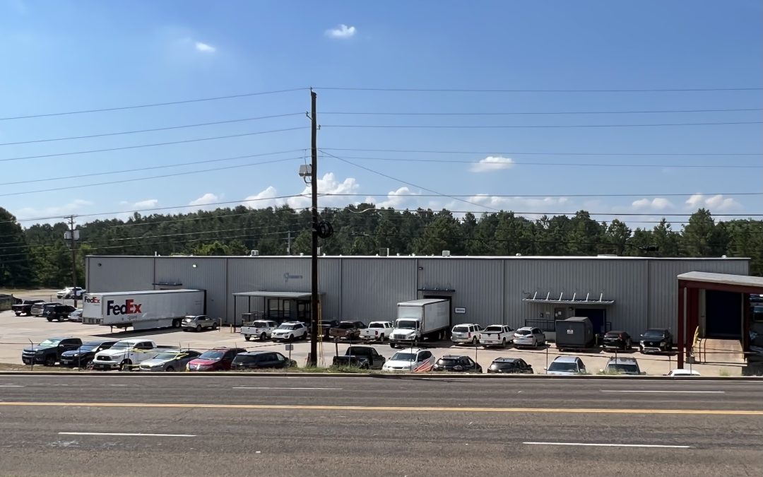 Congratulations Brian Burks, SIOR, CCIM on the lease of this Industrial Distribution Warehouse. Brian represented the Landlord during this transaction.